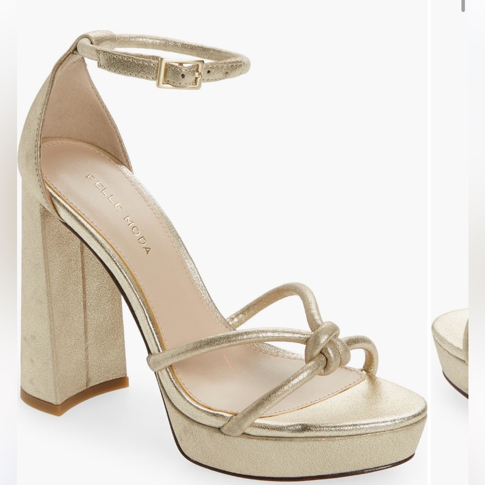 NWT Pelle Moda Gilian ankle strap sandal heel